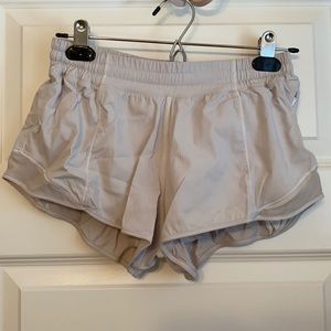 LULULEMON hotty hot short 2.5